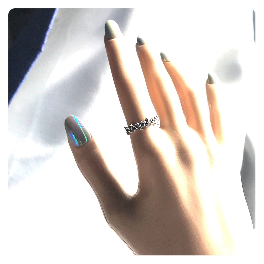 VINTAGE STYLE FLOWER RING!✌🏼🌻 - Picture 2 of 5